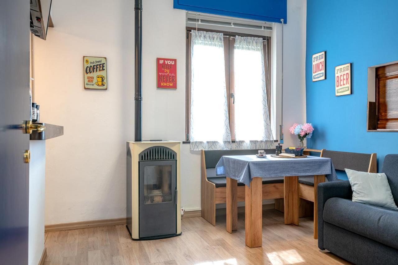 Bilocale Blue Relax Apartment Erba Luaran gambar