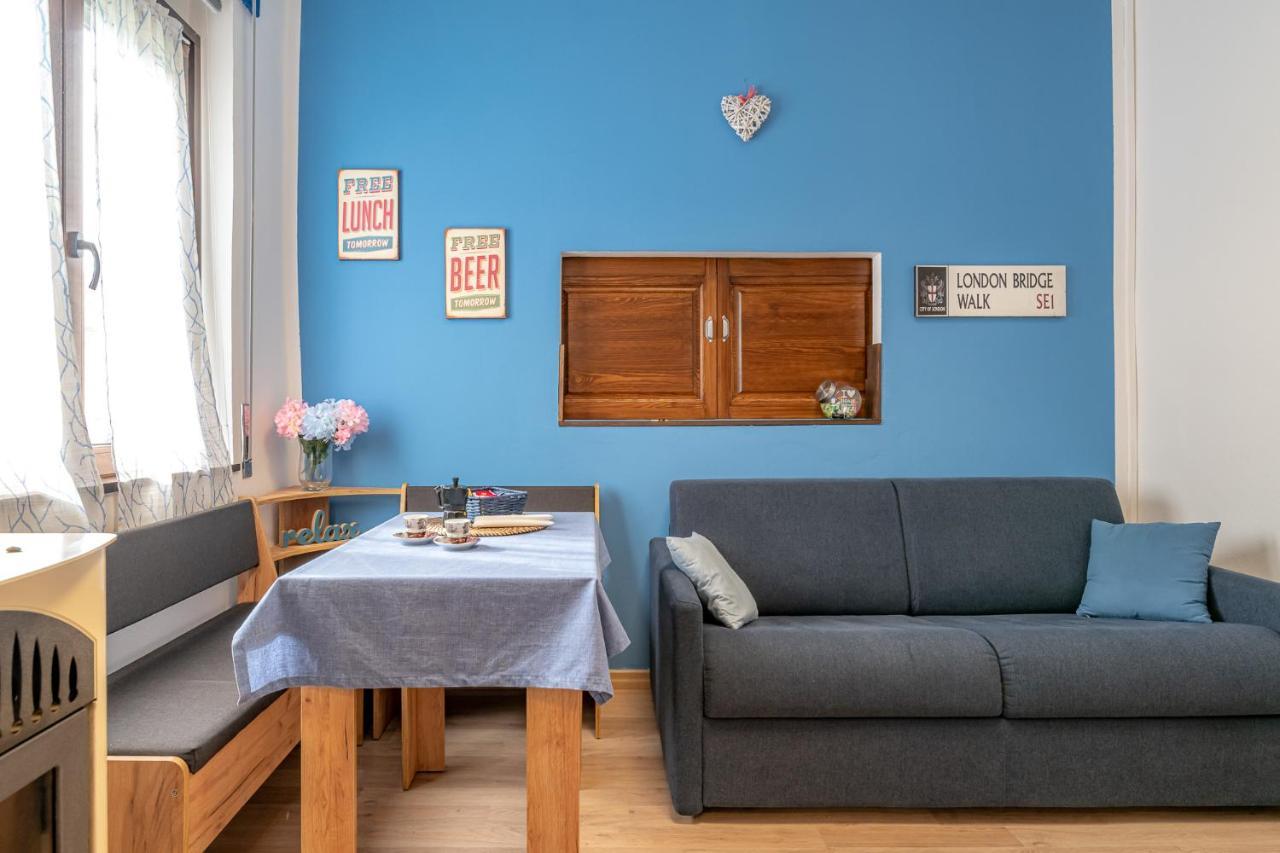 Bilocale Blue Relax Apartment Erba Luaran gambar