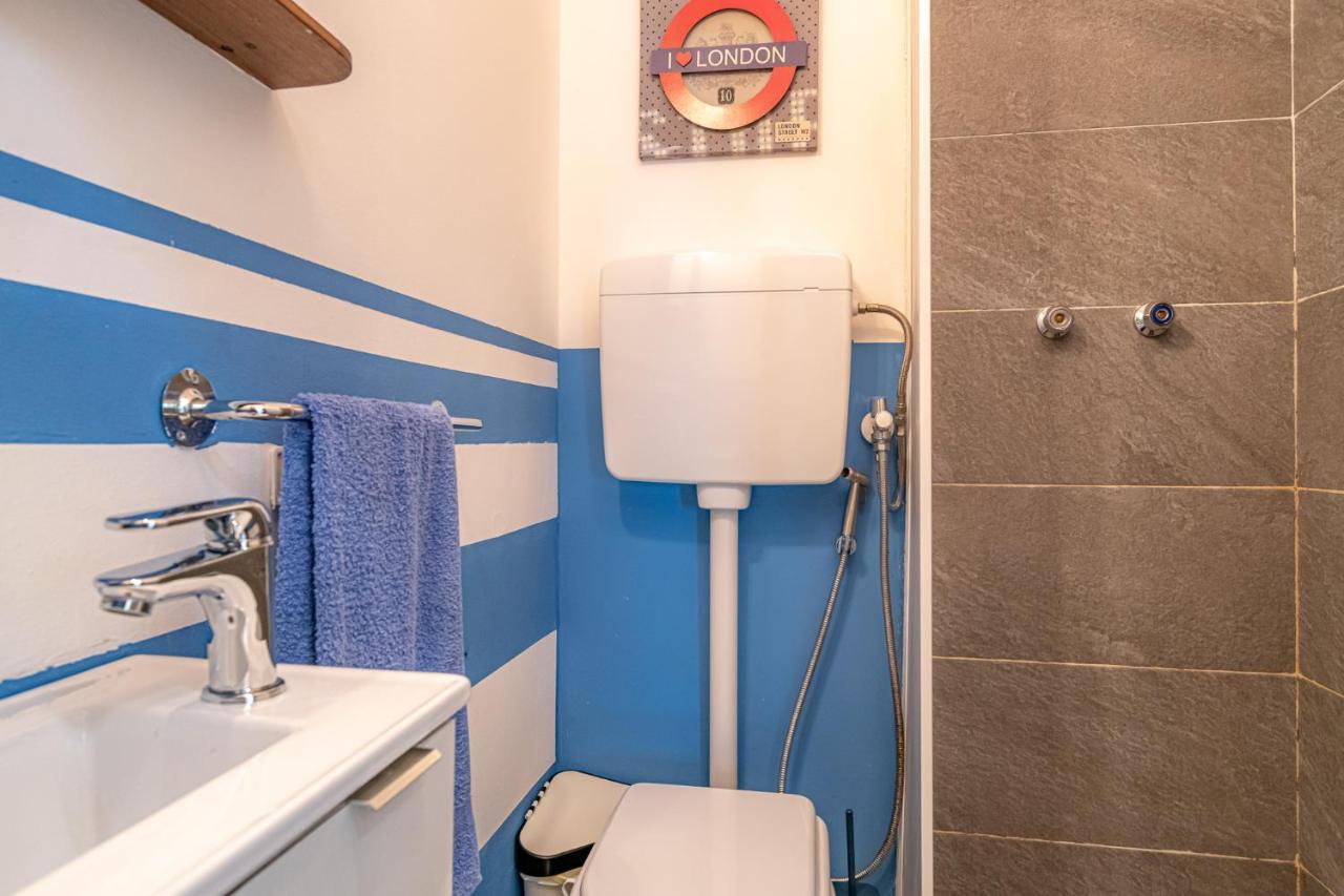 Bilocale Blue Relax Apartment Erba Luaran gambar